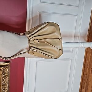 Chloe Aurora Tauoe Bucket Bag Leather Luxury Elegant Executive Drawstring